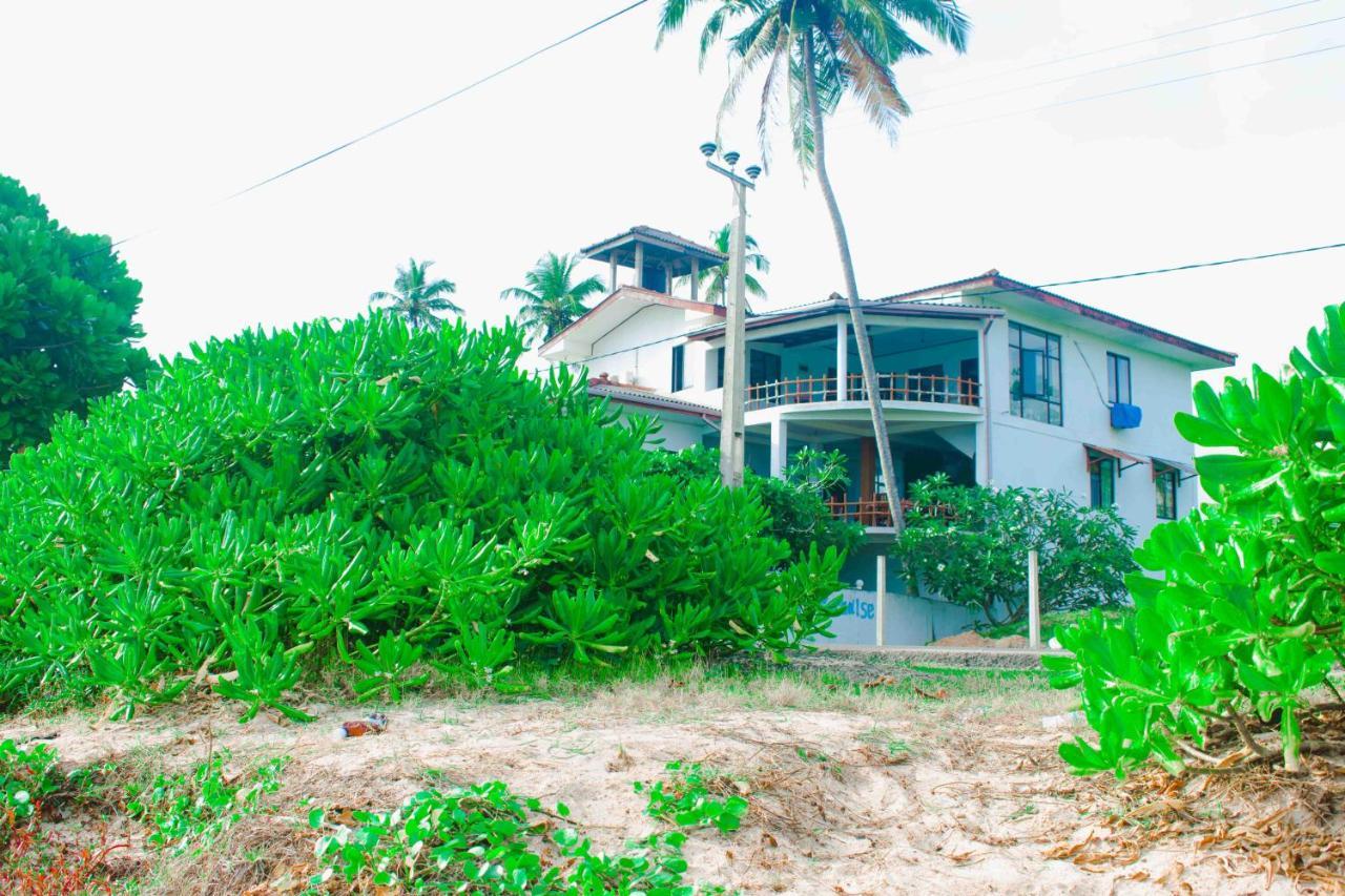 Surfers Paradise Weligama Exterior photo