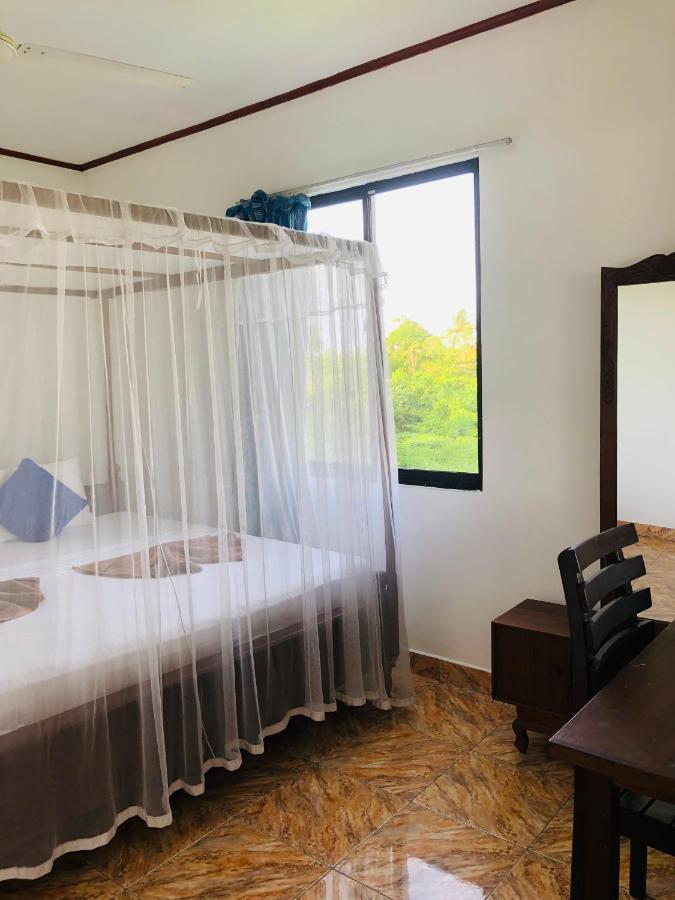 Surfers Paradise Weligama Exterior photo