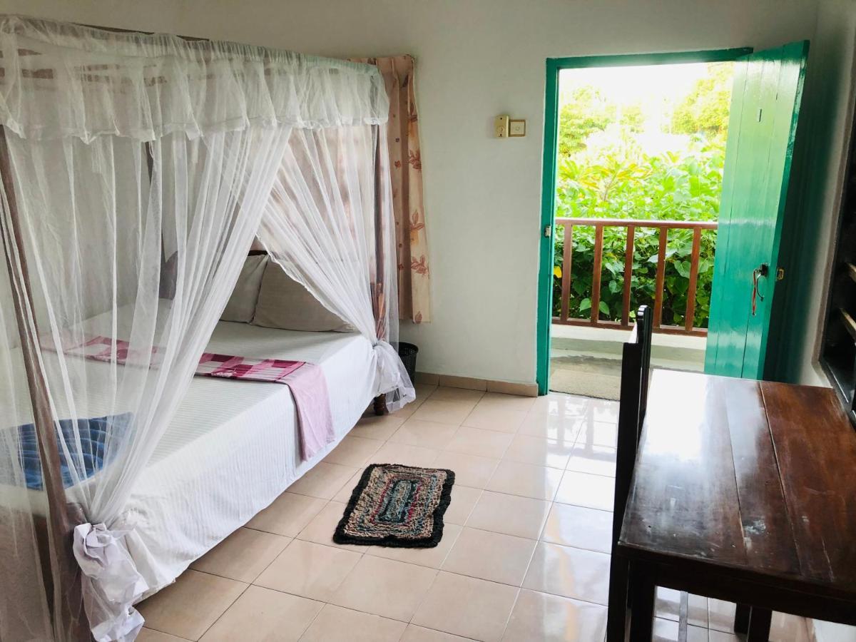 Surfers Paradise Weligama Exterior photo