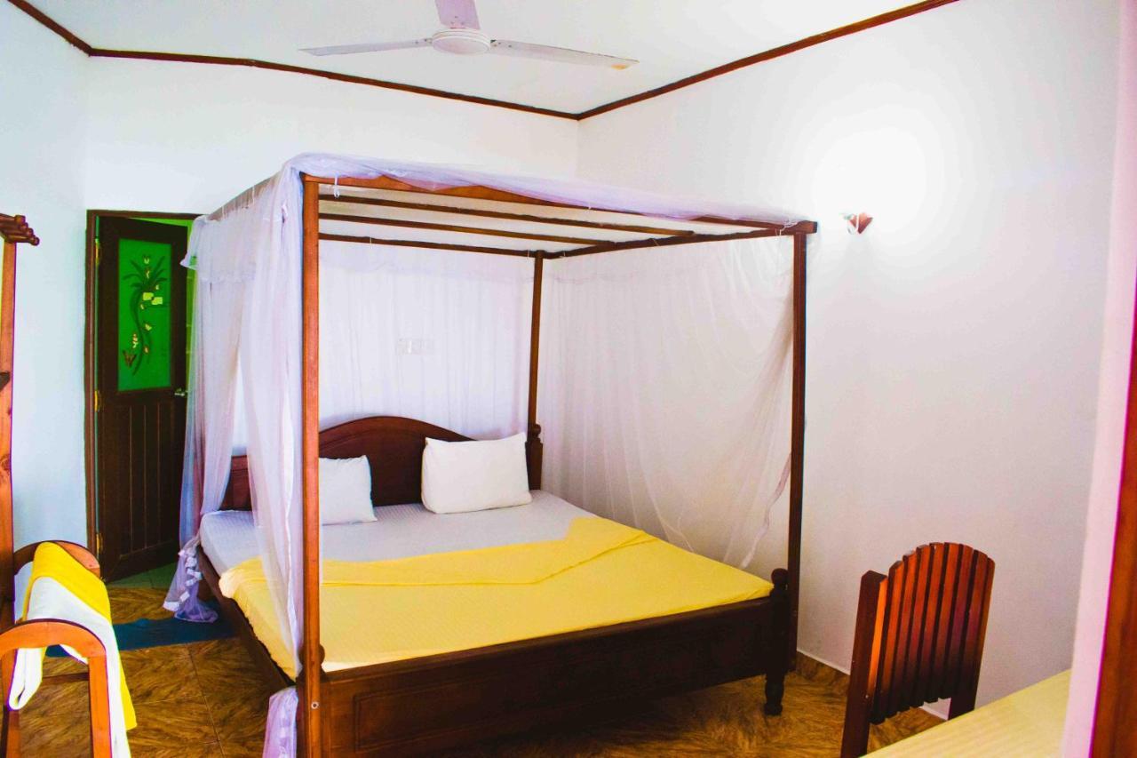 Surfers Paradise Weligama Exterior photo
