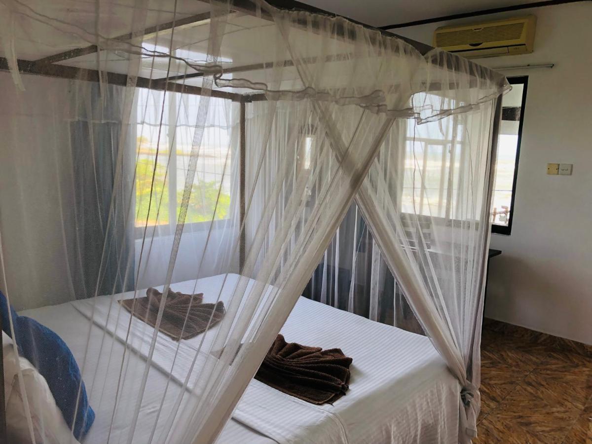 Surfers Paradise Weligama Exterior photo